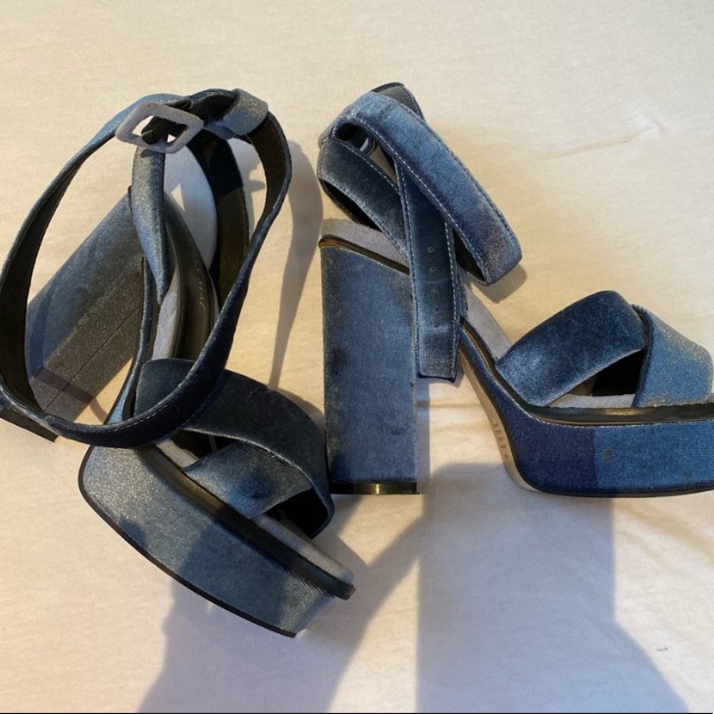 Alias Mae velvet platform heels